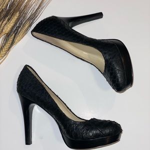 CALVIN KLEIN LADIES PLATFORM HEELS SIZE 10M